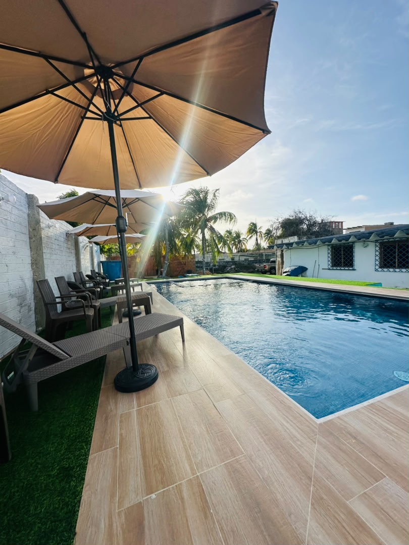 Piscina al atardecer